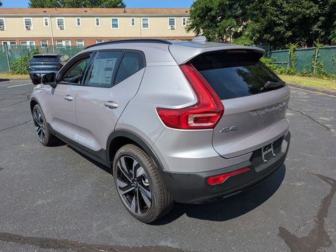 New 2026 Volvo XC40 B5 Plus w/ Climate Package image 5