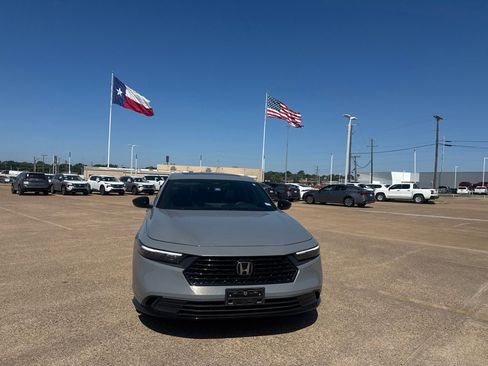 Used 2023 Honda Accord Sport image 4