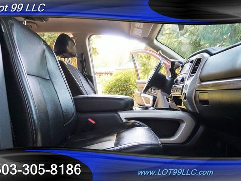 Used 2017 Nissan Titan SL image 19