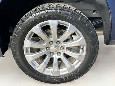 Used 2019 Chevrolet Silverado 1500 High Country w/ Technology Package image 8