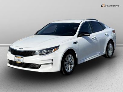 Used 2018 Kia Optima LX w/ 17" Alloy Wheels Package