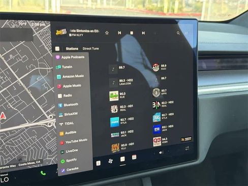 Used 2022 Tesla Model X Plaid image 18