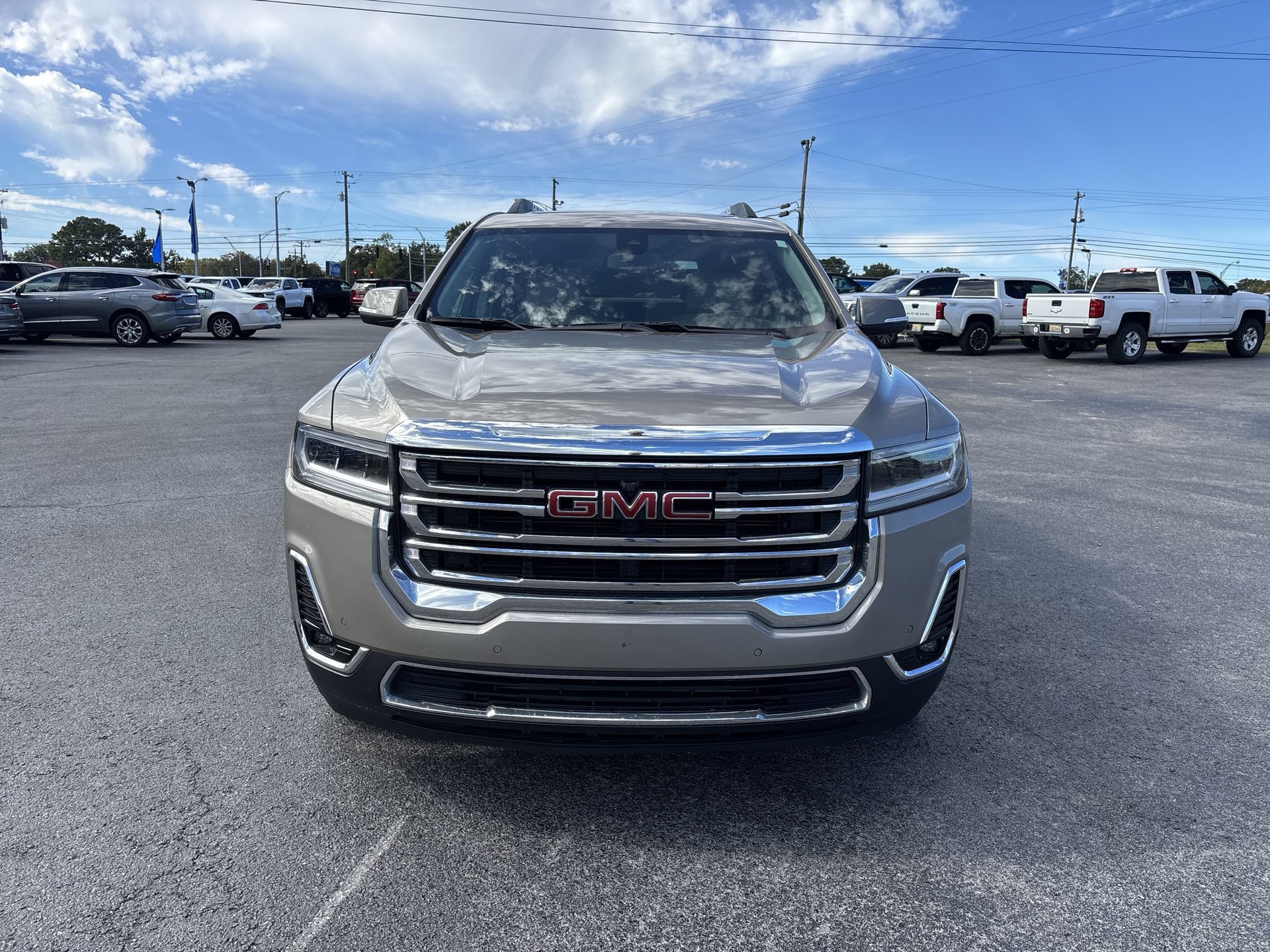 Certified 2022 GMC Acadia SLT w/ Preferred Package FWD image 4