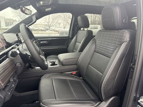 Used 2025 GMC Sierra EV Denali image 12