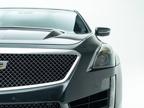 Used 2018 Cadillac CTS V w/ Carbon Fiber Package RWD image 7