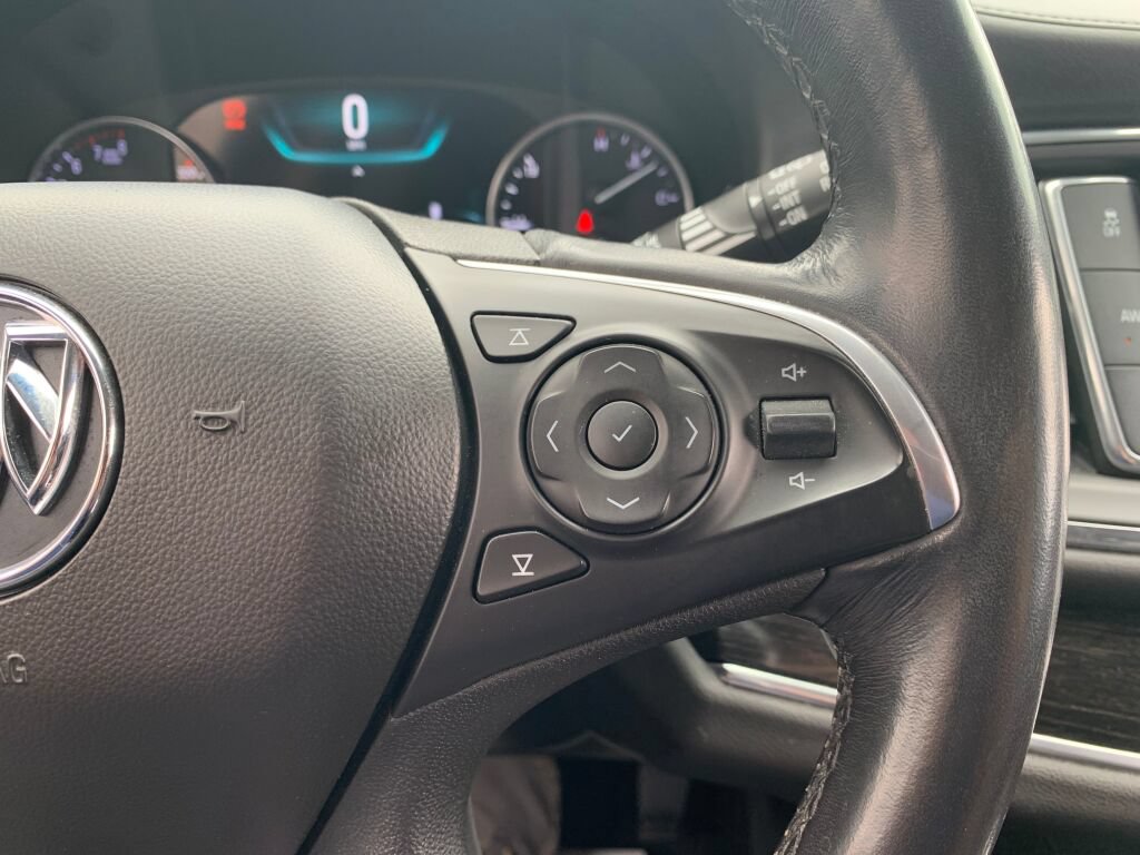 Used 2019 Buick Enclave Avenir w/ Avenir Technology Package AWD/4WD image 17
