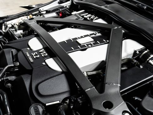 Used 2023 Aston Martin DBS Volante image 42