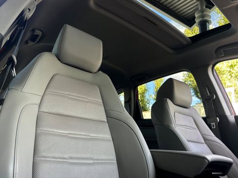 Used 2022 Honda CR-V Touring image 10