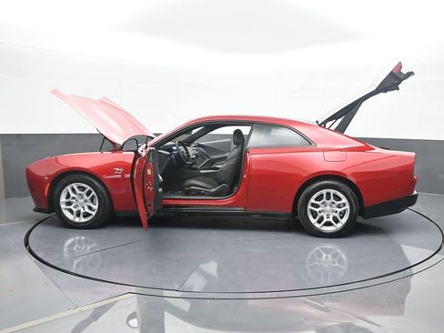 Used 2025 Dodge Charger R/T w/ Sun & Sound Package image 74