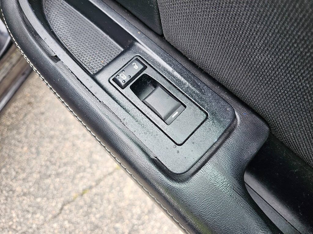 Used 2012 Dodge Avenger SXT FWD image 25