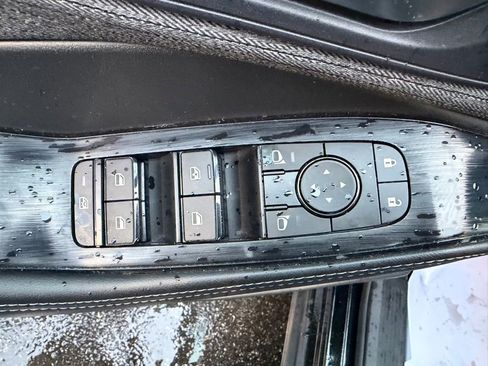 Used 2023 Nissan Rogue SV image 19