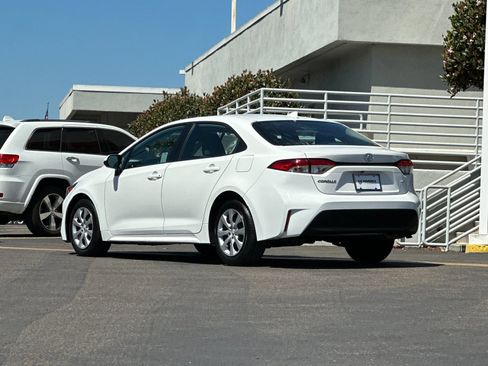 Used 2025 Toyota Corolla LE FWD image 3