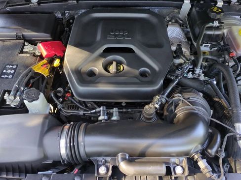 Used 2024 Jeep Wrangler Sport S image 15