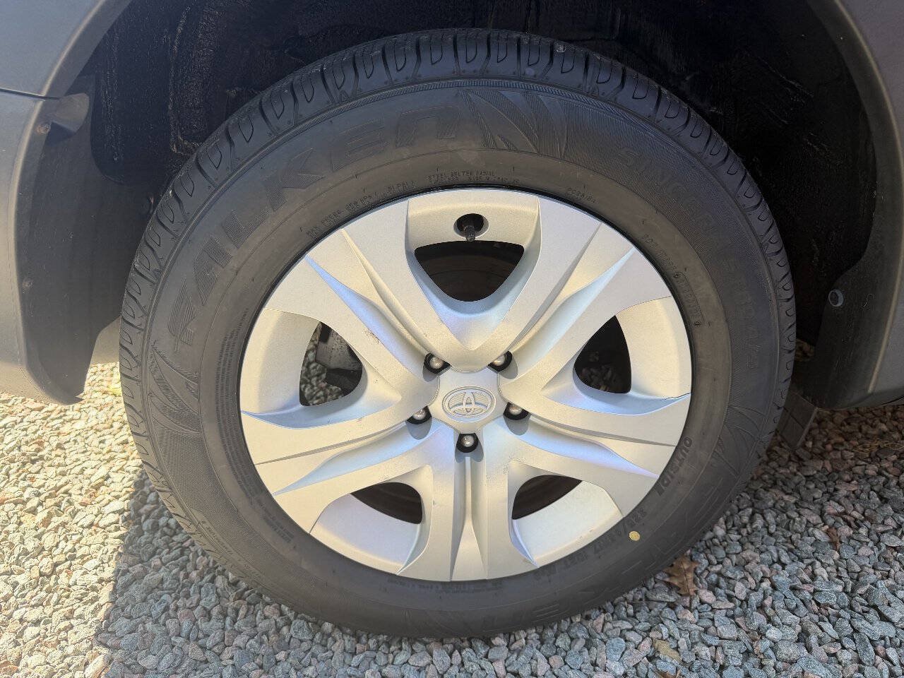 Used 2015 Toyota RAV4 LE AWD/4WD image 26