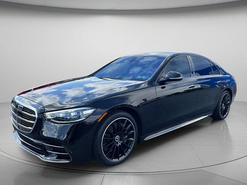 Used 2023 Mercedes-Benz S 580 4MATIC Sedan image 3
