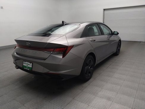 Used 2023 Hyundai Elantra SEL w/ Preferred Accessory Package image 9