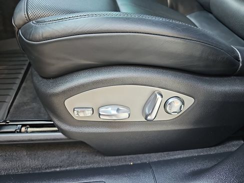 Used 2019 Porsche Macan AWD/4WD image 35