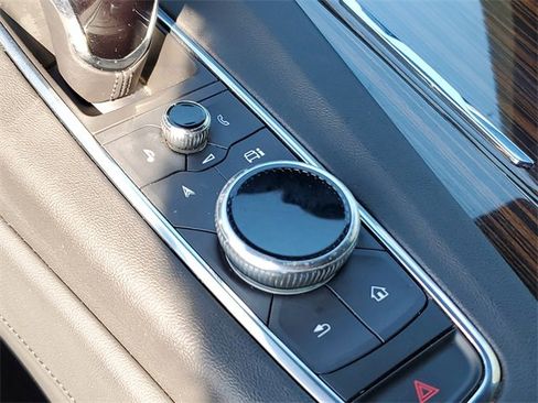 Used 2022 Cadillac Escalade Luxury image 21