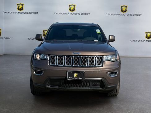 Used 2019 Jeep Grand Cherokee Laredo w/ Laredo X Package image 8