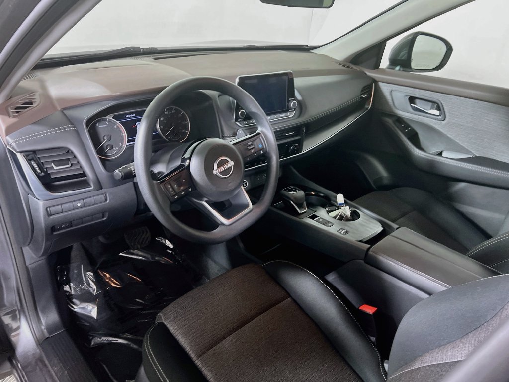 Used 2023 Nissan Rogue SV FWD image 9