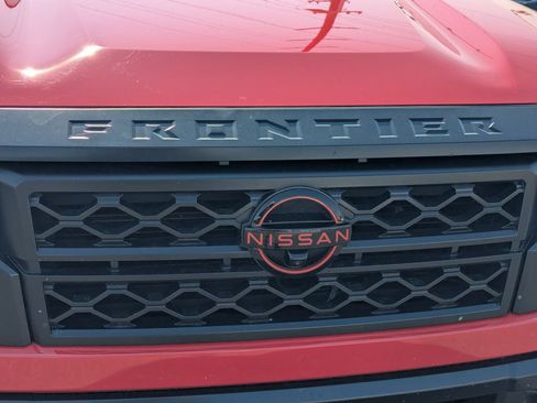 Used 2023 Nissan Frontier PRO-4X w/ Pro Convenience Package AWD/4WD image 11