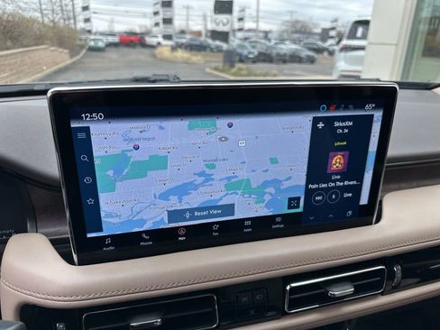 Used 2022 Lincoln Nautilus Reserve w/ Equipment Group 201A image 6