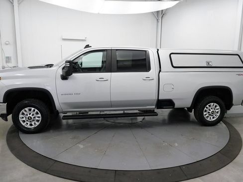 Used 2021 Chevrolet Silverado 2500 LT w/ Convenience Package AWD/4WD image 4