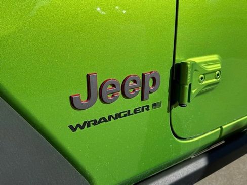 New 2025 Jeep Wrangler Unlimited Rubicon image 12