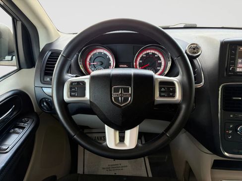 Used 2016 Dodge Grand Caravan SE w/ Quick Order Package 29E SE FWD image 27