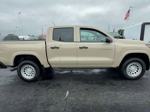 Used 2024 Chevrolet Colorado W/T RWD image 9