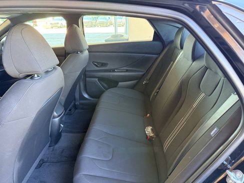 Used 2025 Hyundai Elantra Sport FWD image 21
