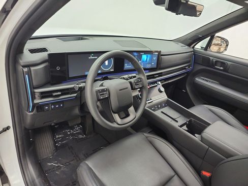Used 2025 Hyundai Santa Fe Calligraphy FWD image 9