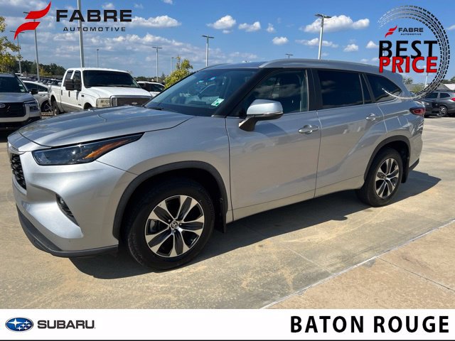 Used 2023 Toyota Highlander XLE FWD image 1