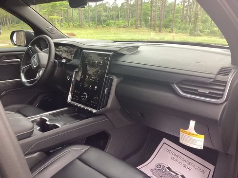 New 2026 GMC Acadia Elevation w/ Elevation Premium Package FWD image 23