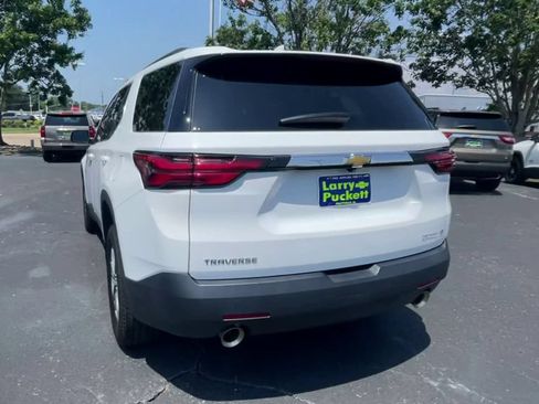 Used 2023 Chevrolet Traverse LT FWD image 7