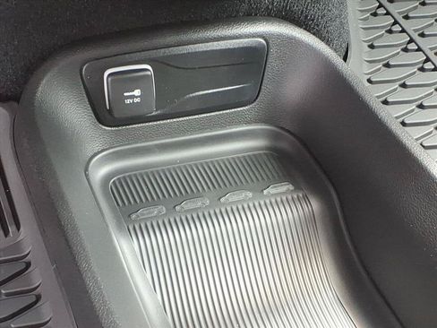 New 2027 Chrysler Pacifica LX FWD image 33