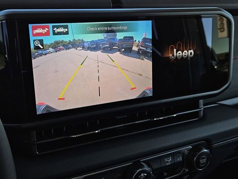 New 2025 Jeep Gladiator Rubicon w/ Convenience Group image 11