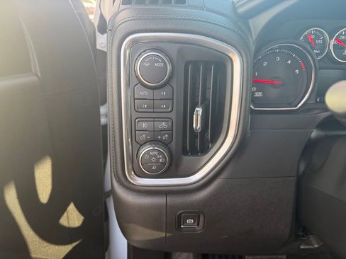 Used 2020 Chevrolet Silverado 2500 LTZ w/ Z71 Off-Road Package image 11