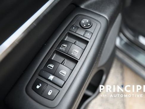 Used 2022 Jeep Grand Cherokee Limited w/ Trailer Tow Group IV image 24