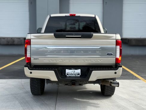 Used 2018 Ford F250 Platinum w/ Platinum Ultimate Package image 4