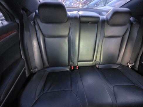 Used 2013 Chrysler 300 image 21