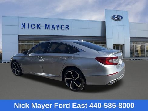 Used 2018 Honda Accord Sport image 5