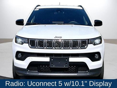Used 2024 Jeep Compass Latitude AWD/4WD image 3