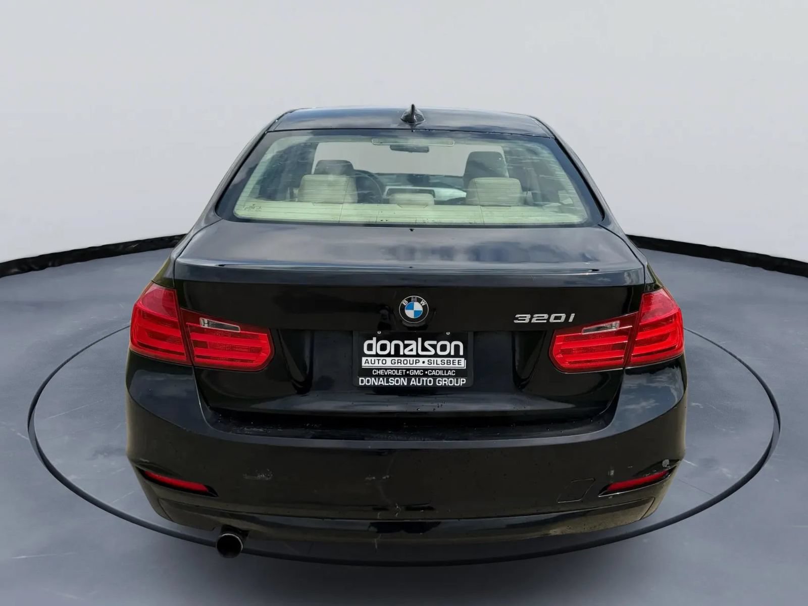 Used 2015 BMW 320i Sedan RWD image 4
