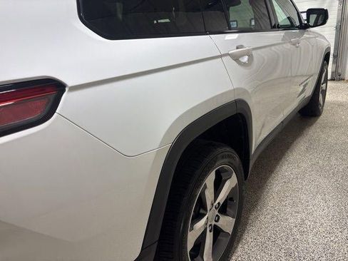 Used 2022 Jeep Grand Cherokee L Limited image 12