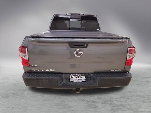 Used 2018 Nissan Titan S image 7
