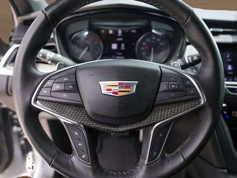 Certified 2023 Cadillac XT5 Sportv w/ Technology Package AWD/4WD image 12