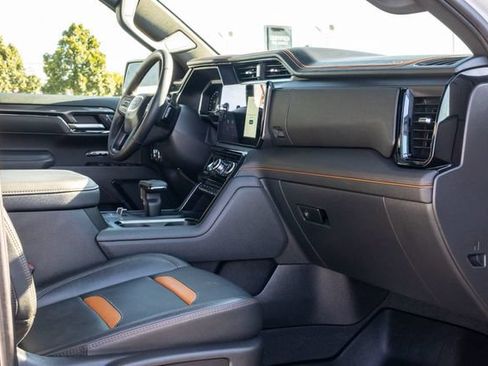 Certified 2025 GMC Sierra 1500 AT4 w/ AT4 Premium Package AWD/4WD image 23