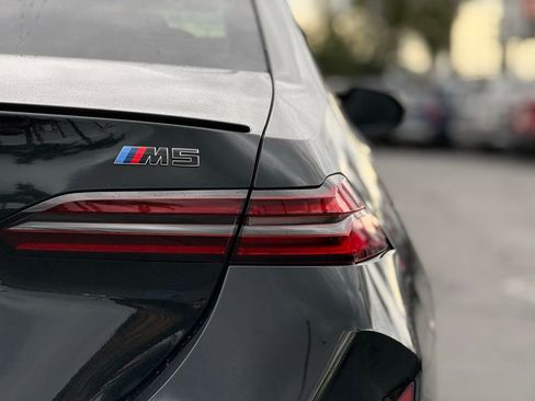 Used 2025 BMW M5 w/ Executive Package image 10