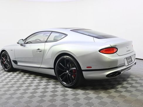 Used 2024 Bentley Continental GT image 3